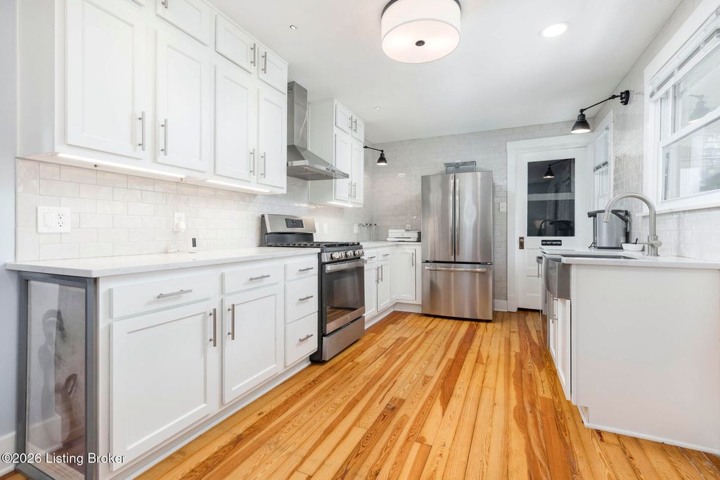 Photo of 1100 Goss Ave, Louisville, KY 40217 (MLS # 1713932)