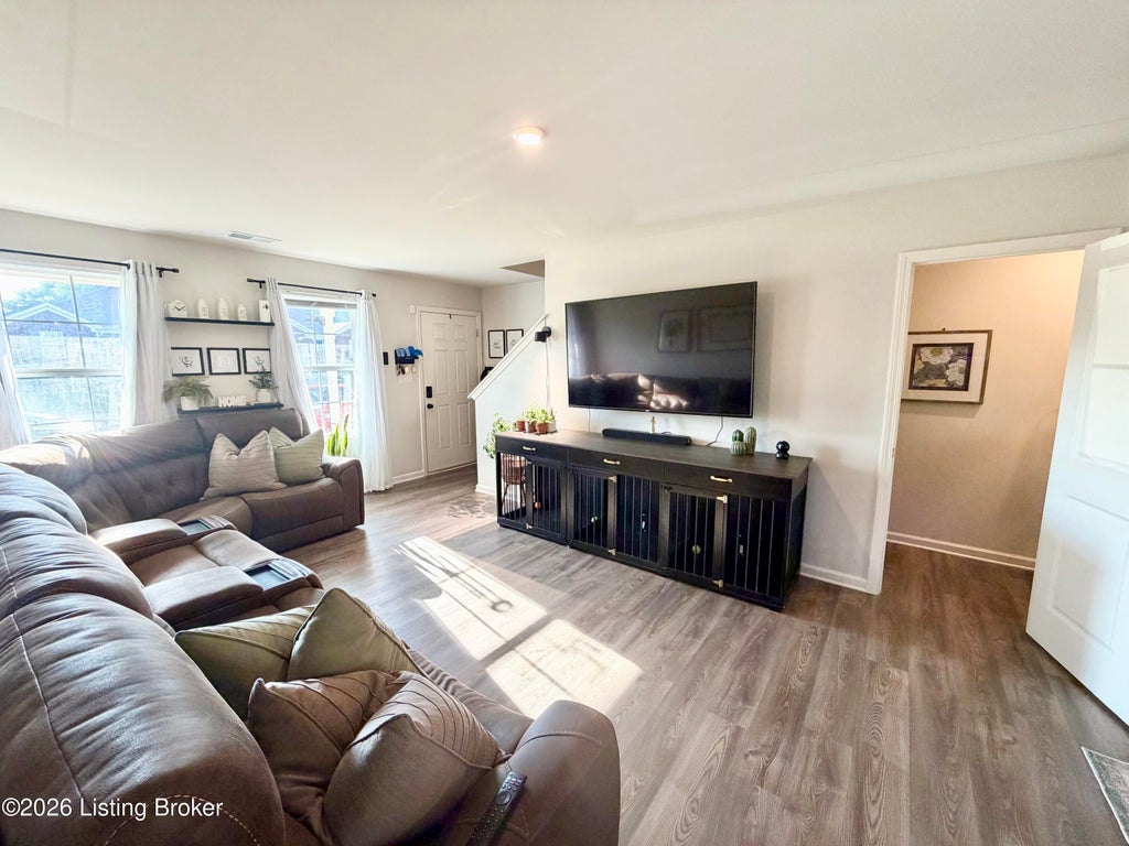 Photo of 101 S Osprey Ct, Vine Grove, KY 40175 (MLS # 1729880)