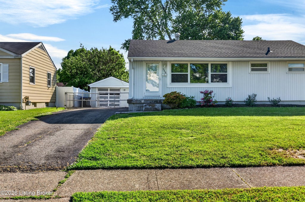 Photo of 330 E Southside Ct, Louisville, KY 40214 (MLS # 1728253)