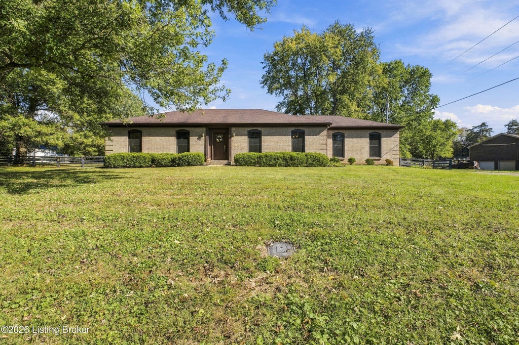 Photo of 7711 Commonwealth Dr, Crestwood, KY 40014 (MLS # 1731909)