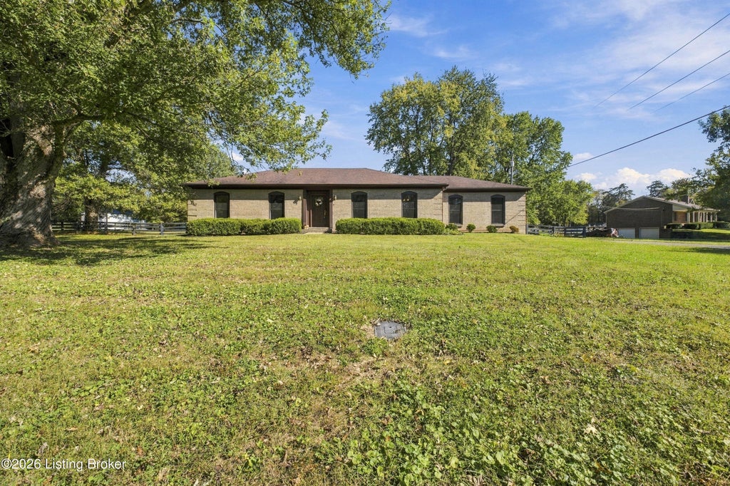 Photo of 7711 Commonwealth Dr, Crestwood, KY 40014 (MLS # 1731909)