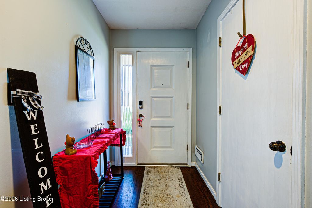 Photo of 7404 Arapaho Dr, Louisville, KY 40214 (MLS # 1708899)