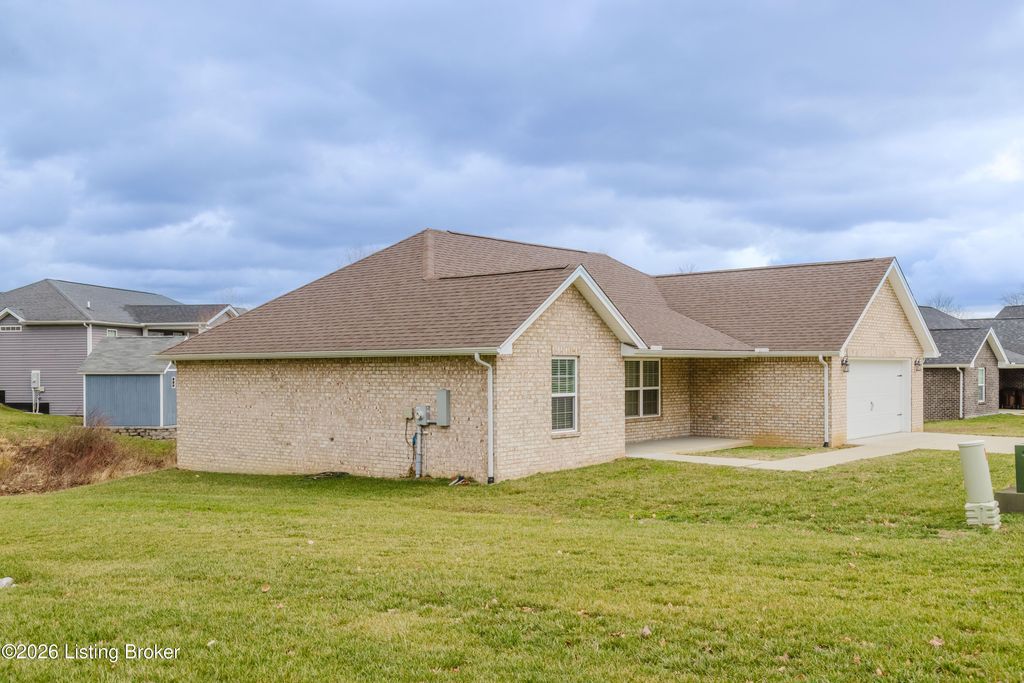 Photo of 632 Tristan Ln, Elizabethtown, KY 42701 (MLS # 1707207)