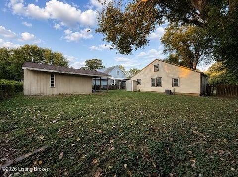 Tiny photo for 344 Plaza Ave, Louisville, KY 40218 (MLS # 1729003)