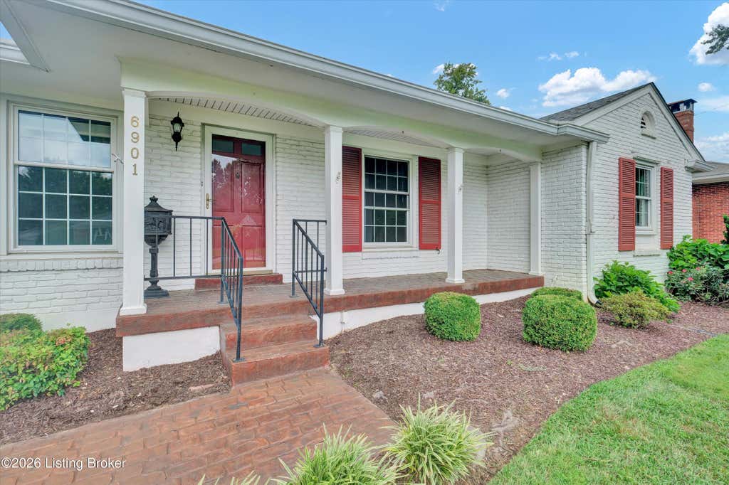 Photo of 6901 Greenlawn Rd, Louisville, KY 40222 (MLS # 1724820)