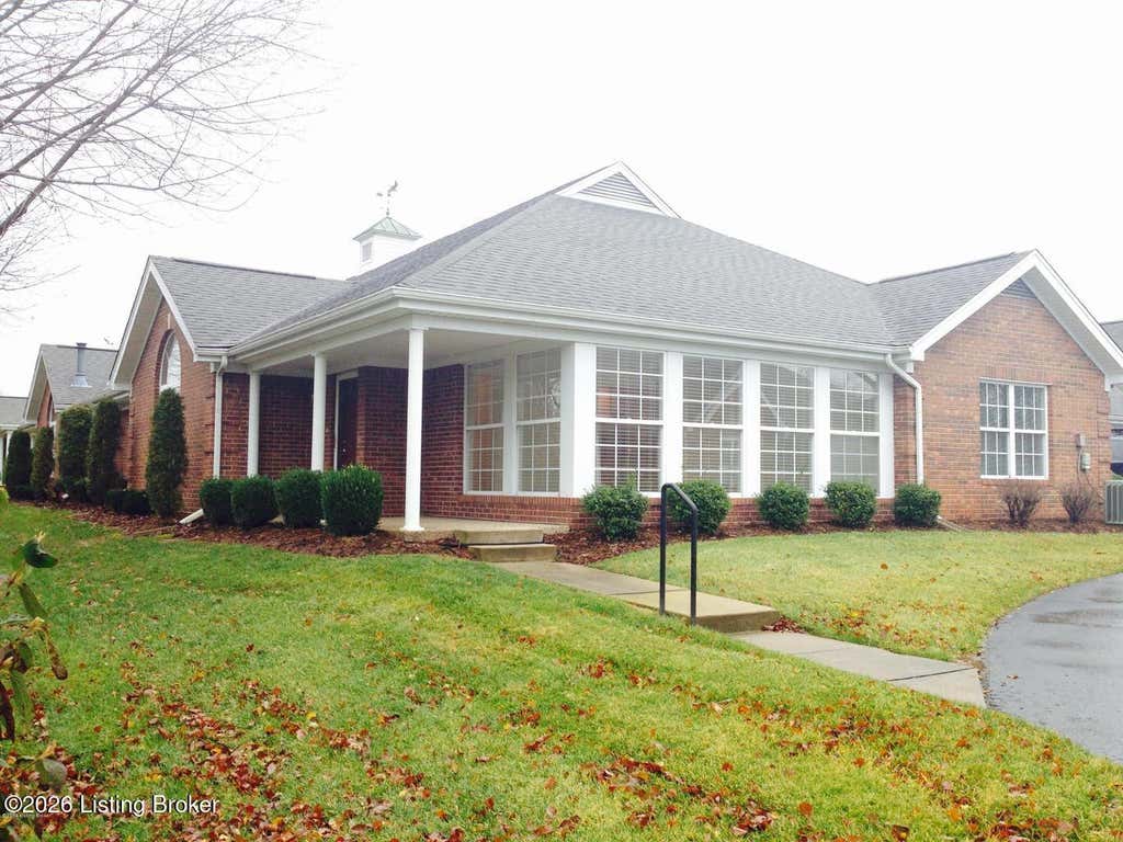 Photo of 10509 Eagle Pines Ln, Louisville, KY 40223 (MLS # 1719553)
