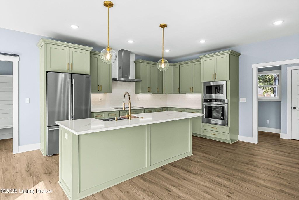 Photo of 1100 Silvercrest Ln, Louisville, KY 40223 (MLS # 1709073)