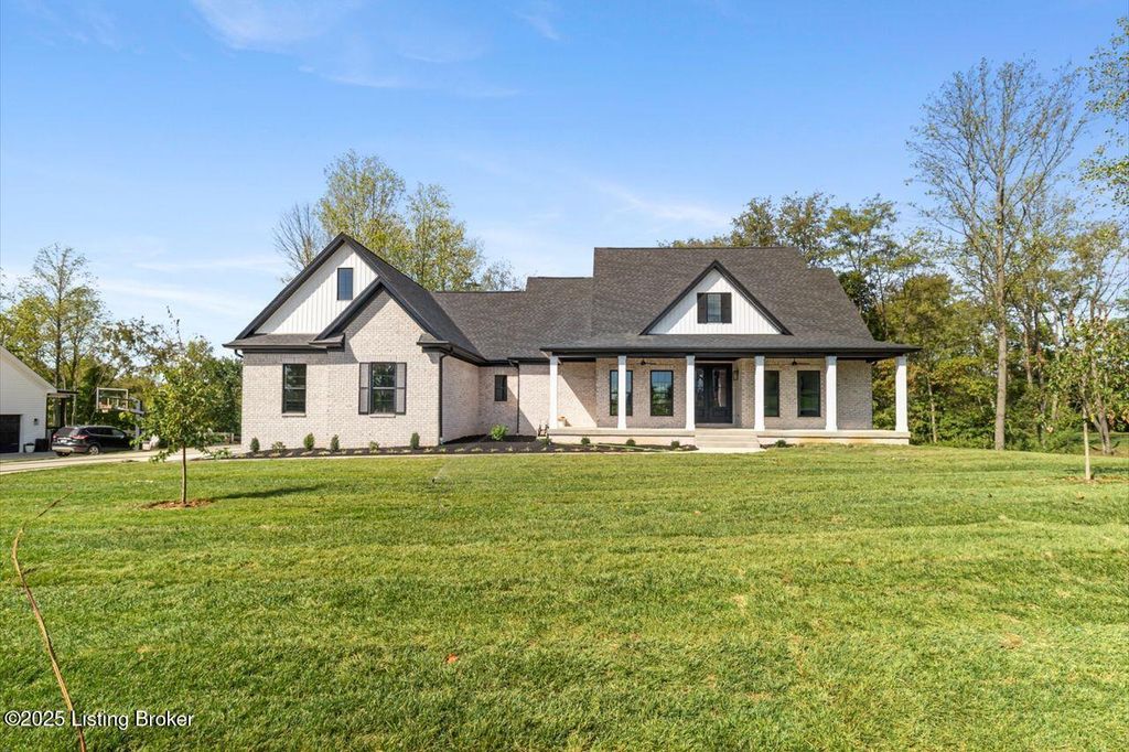 Photo of 4900 Sycamore Ridge Ln, La Grange, KY 40031 (MLS # 1699877)