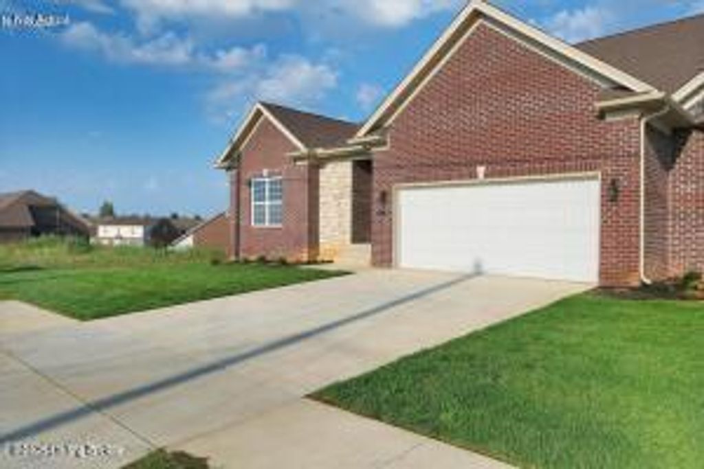 Photo of 310 Christman Ln #B, Shepherdsville, KY 40165 (MLS # 1693341)