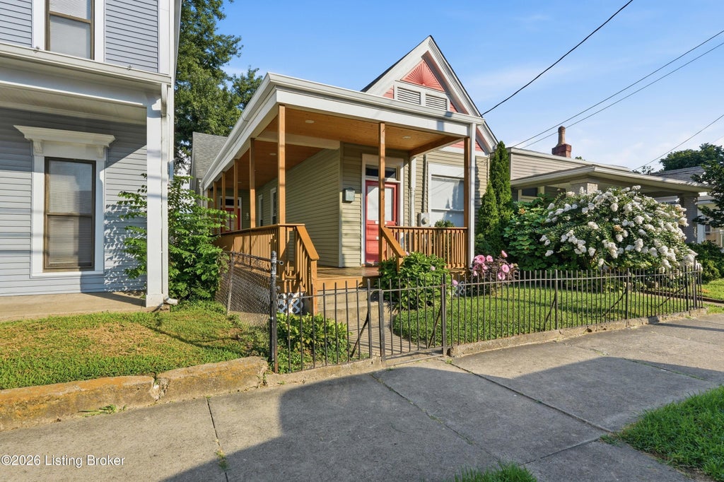 Photo of 218 Pope St, Louisville, KY 40206 (MLS # 1723793)