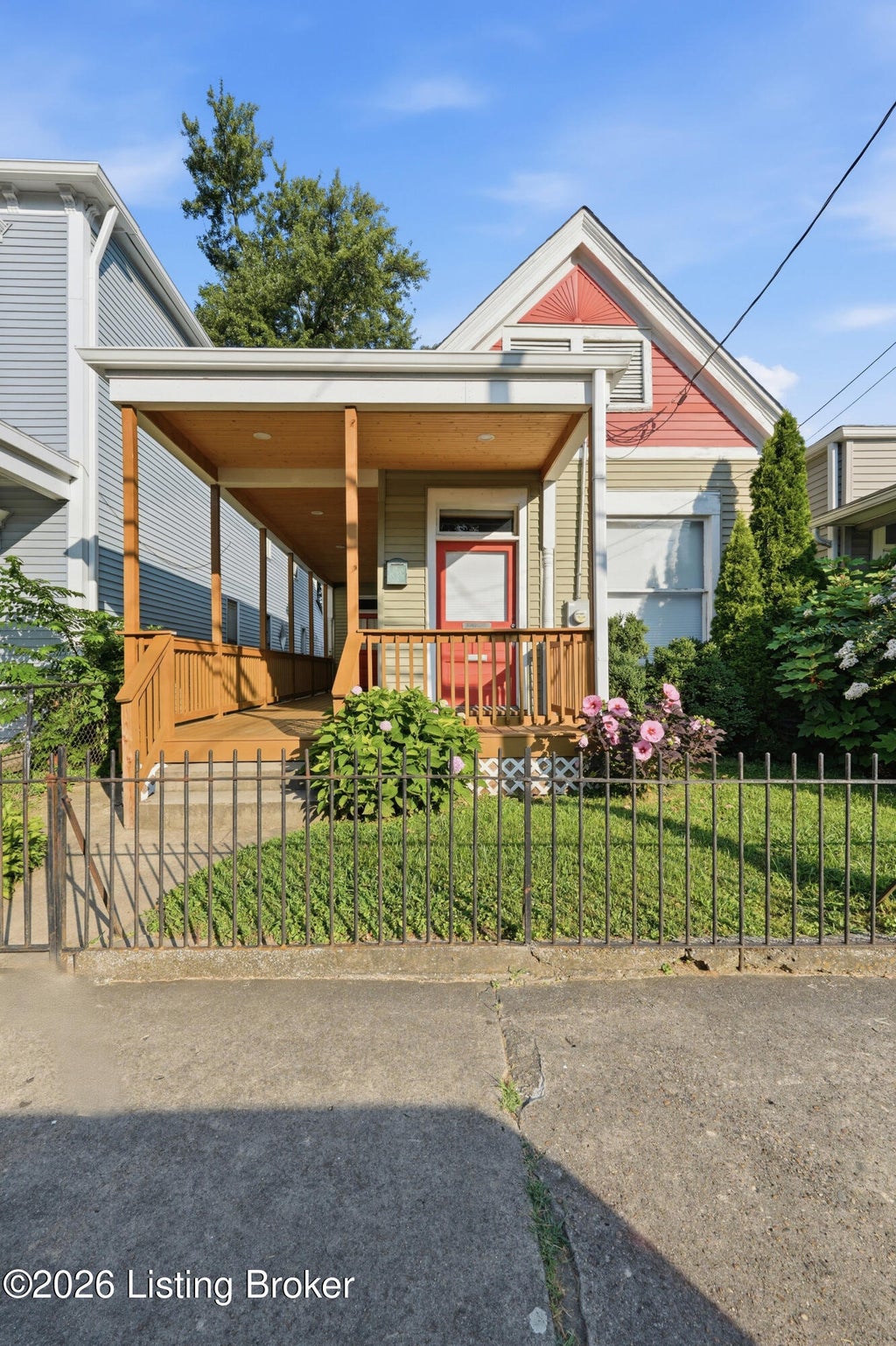 Photo of 218 Pope St, Louisville, KY 40206 (MLS # 1723793)
