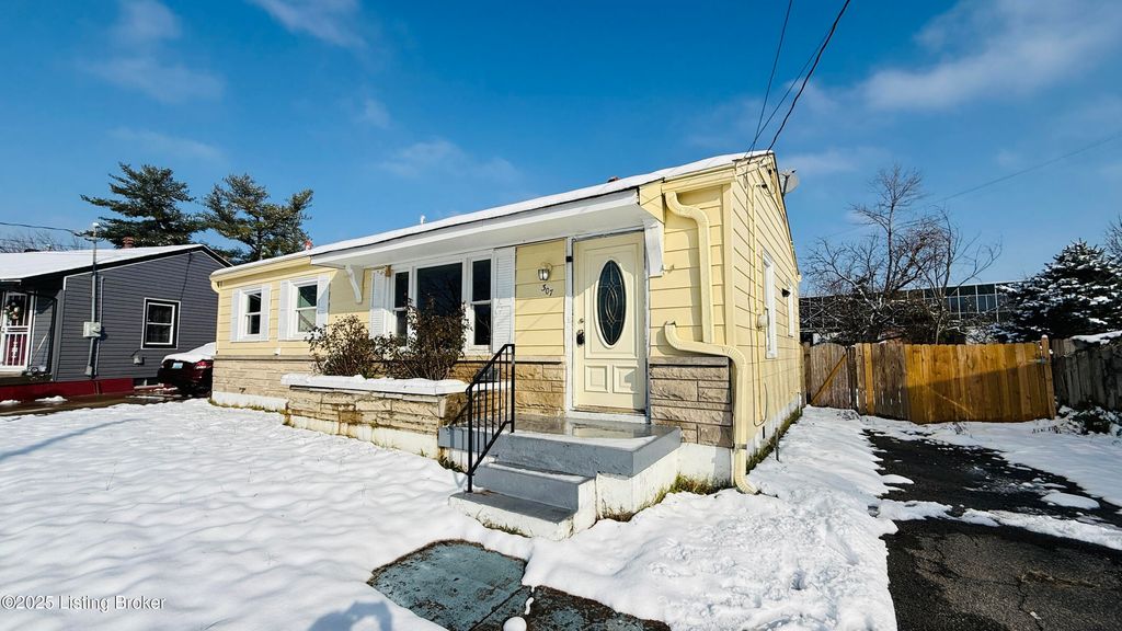 Photo of 307 E Southside Ct, Louisville, KY 40214 (MLS # 1705390)