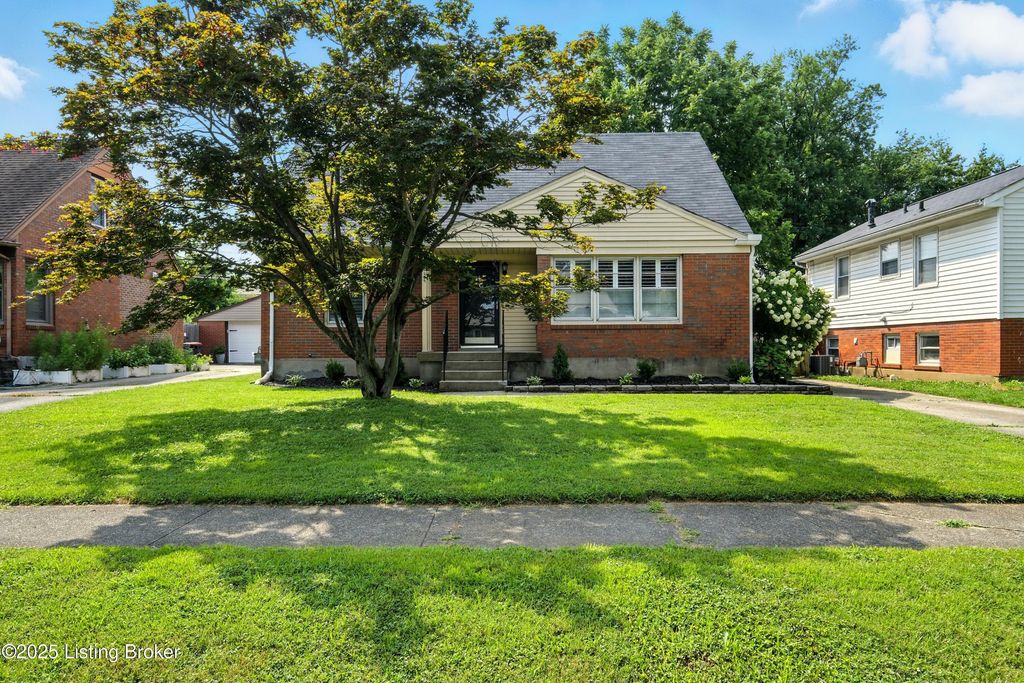 Photo of 3434 Allison Way, Louisville, KY 40220 (MLS # 1704163)