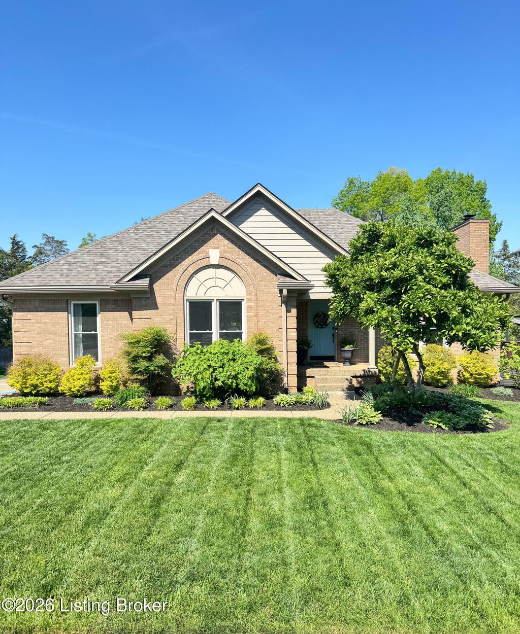 Photo of 4022 Saratoga Woods Dr, Louisville, KY 40299 (MLS # 1715493)