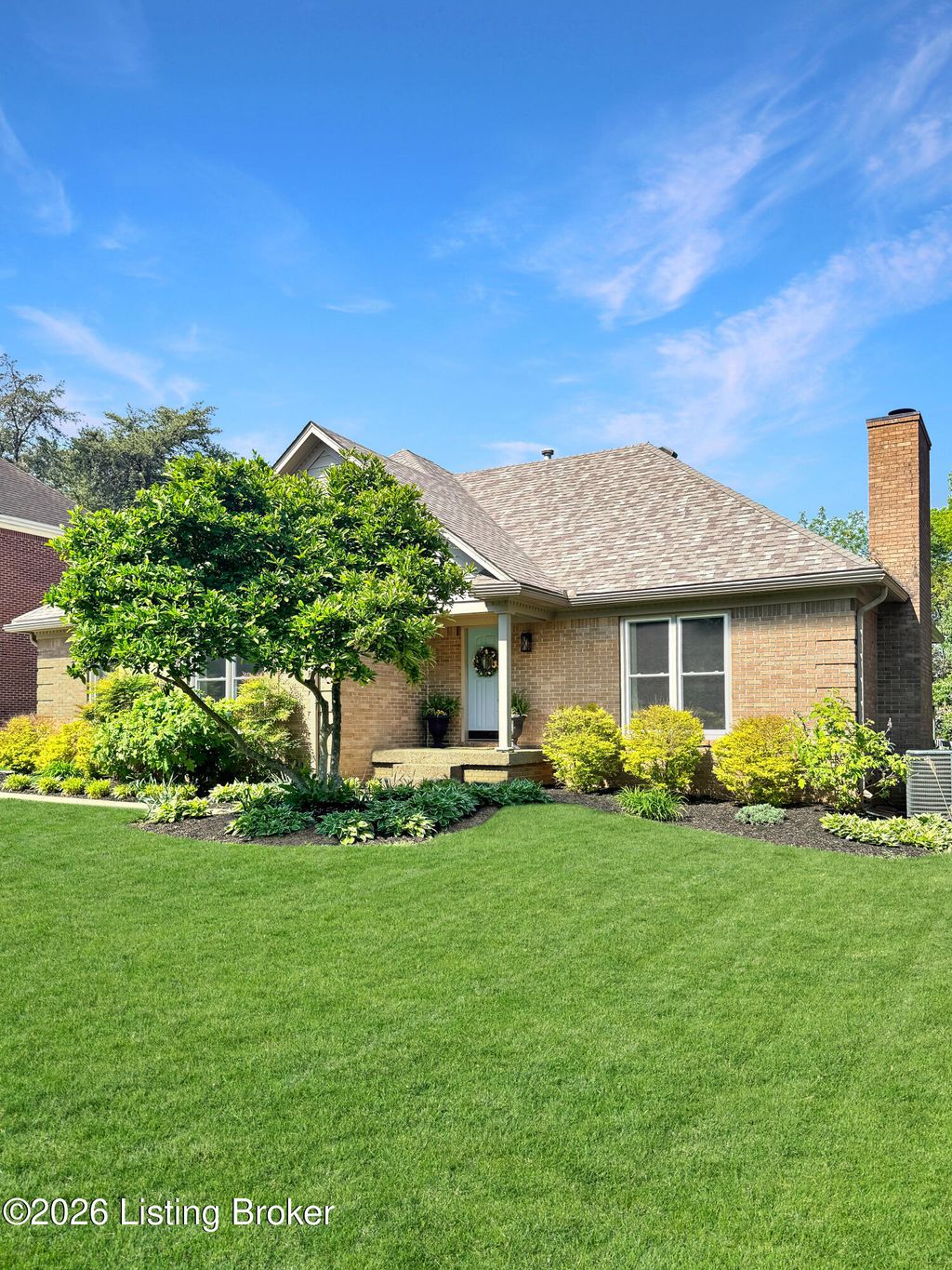 Photo of 4022 Saratoga Woods Dr, Louisville, KY 40299 (MLS # 1715493)