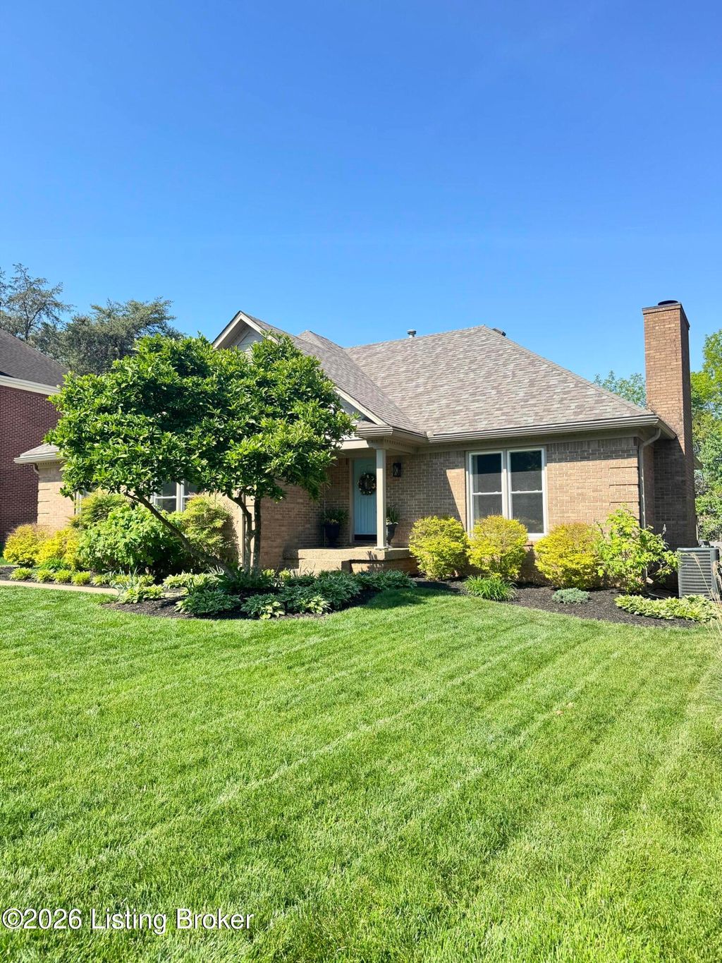 Photo of 4022 Saratoga Woods Dr, Louisville, KY 40299 (MLS # 1715493)