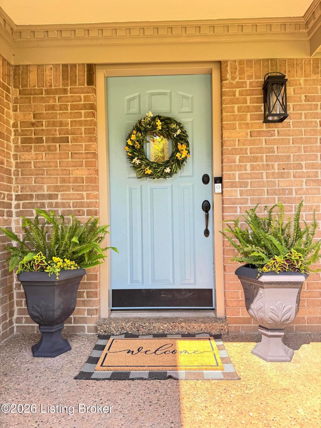 Photo of 4022 Saratoga Woods Dr, Louisville, KY 40299 (MLS # 1715493)