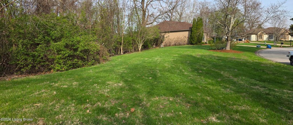 Photo of 2804 Mockingbird Ct, Prospect, KY 40059 (MLS # 1712503)