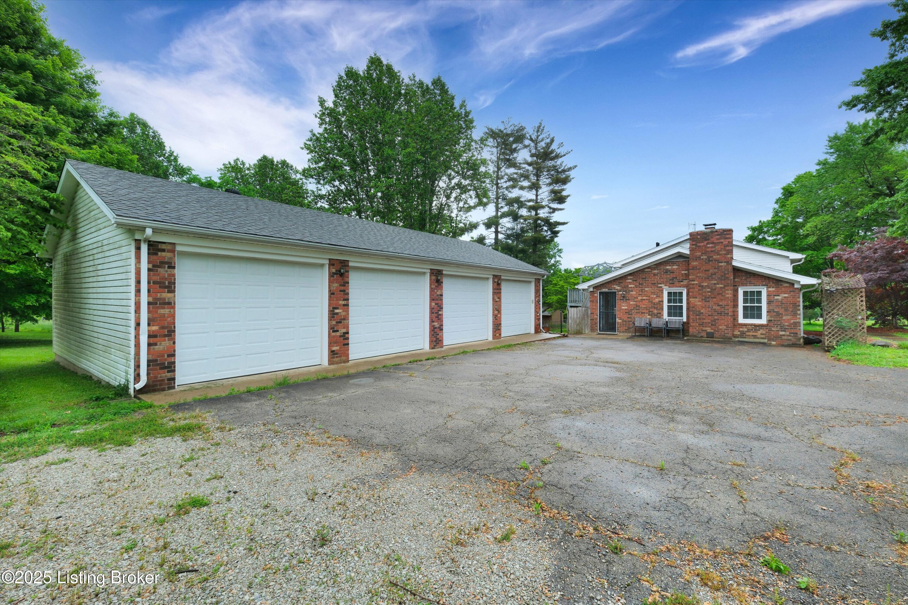 322 Riverview Dr, Mt Washington, Pennsylvania image 2
