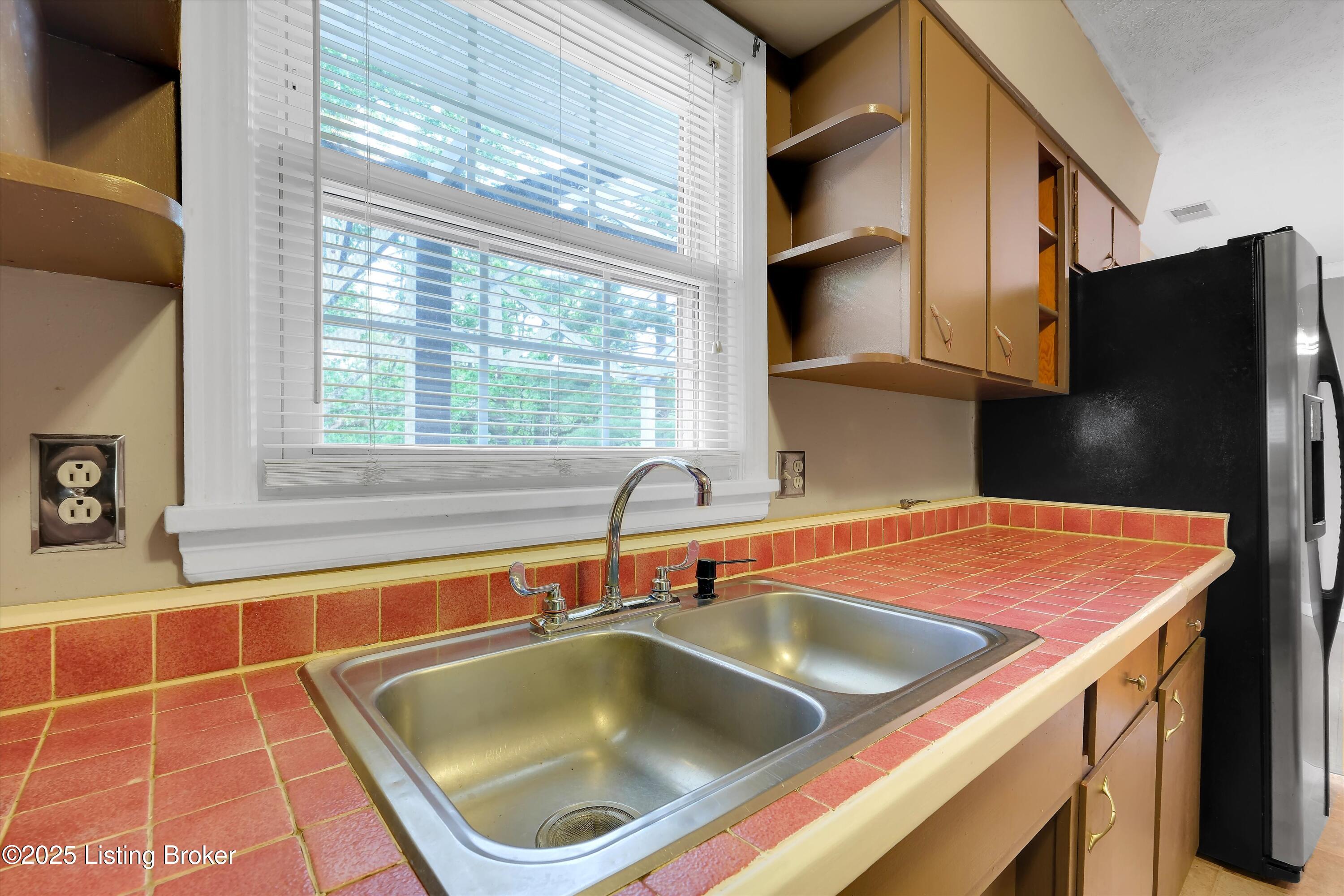 322 Riverview Dr, Mt Washington, Pennsylvania image 16
