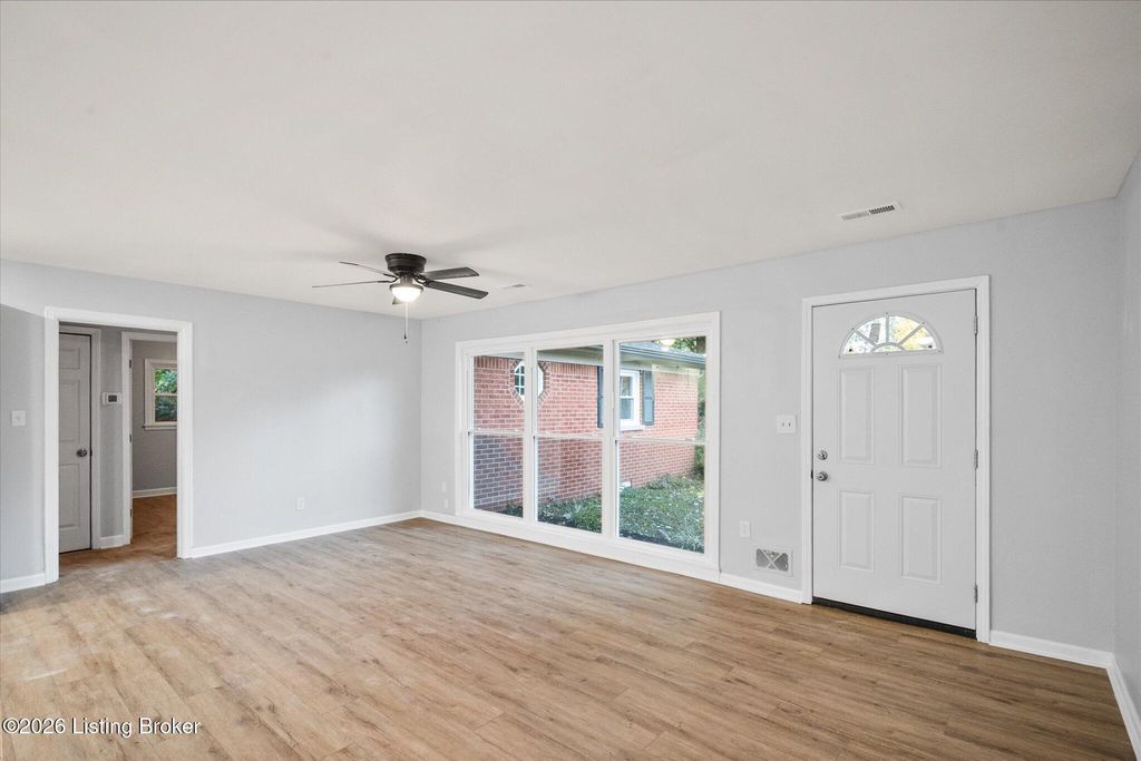Photo of 4321 Dohn Ave, Louisville, KY 40216 (MLS # 1716935)