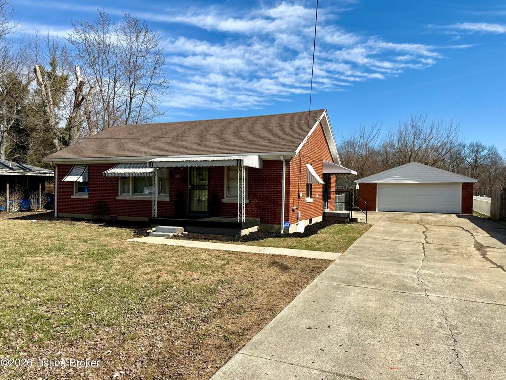 Photo of 5413 Bungalow Dr, Louisville, KY 40258 (MLS # 1710192)