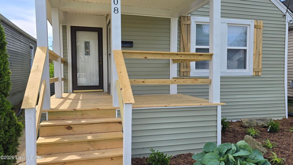 Photo of 808 W Whitney Ave, Louisville, KY 40215 (MLS # 1714849)