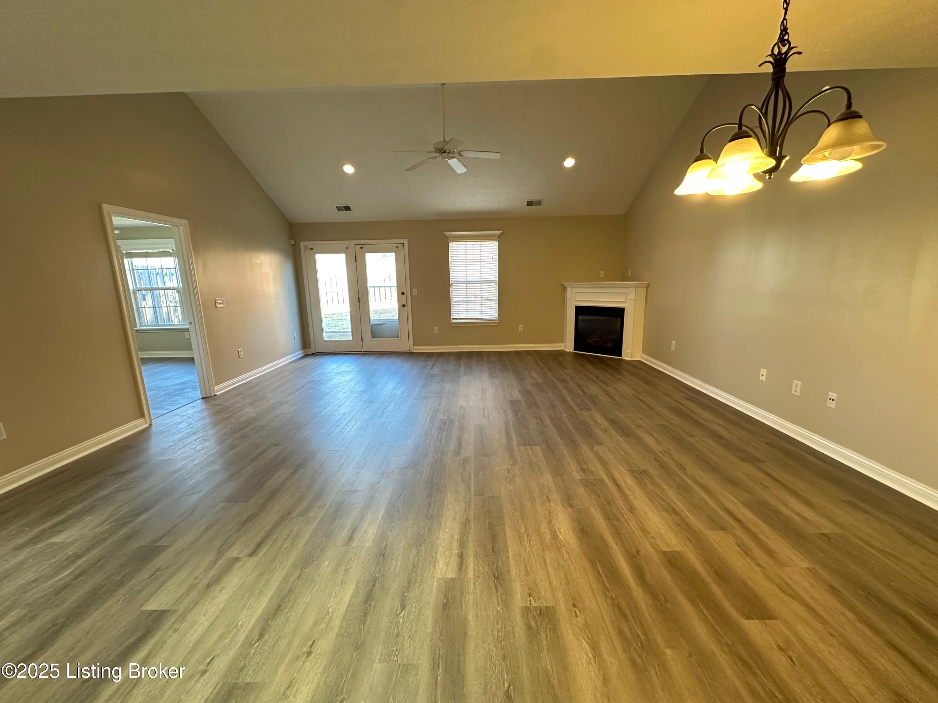 3923 Hillcross Dr, Louisville, Kentucky image 3