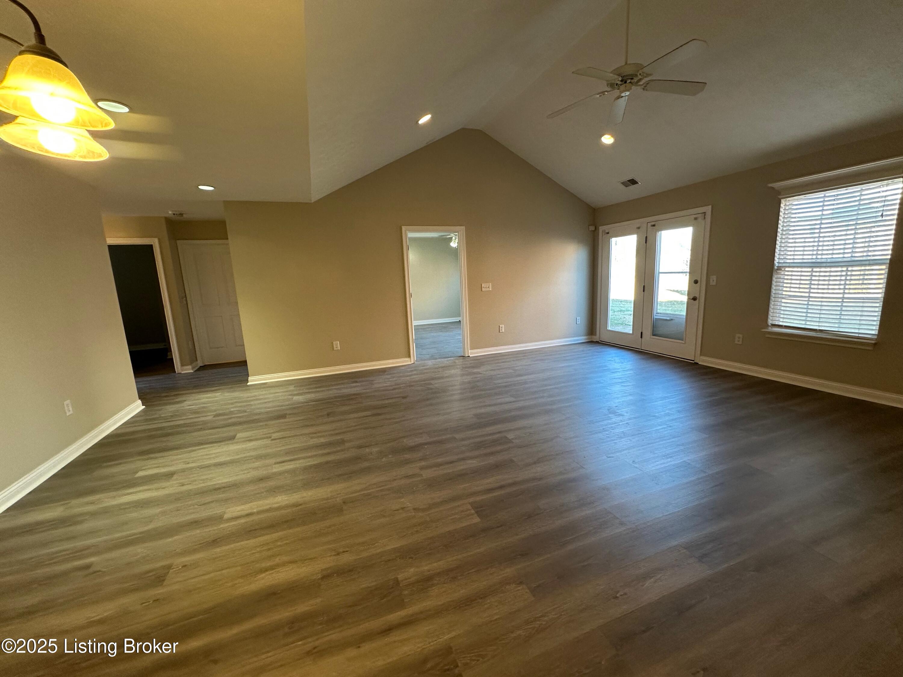 3923 Hillcross Dr, Louisville, Kentucky image 4