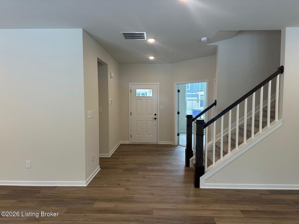 Photo of 16906 Aiken Ridge Cir, Louisville, KY 40245 (MLS # 1708607)