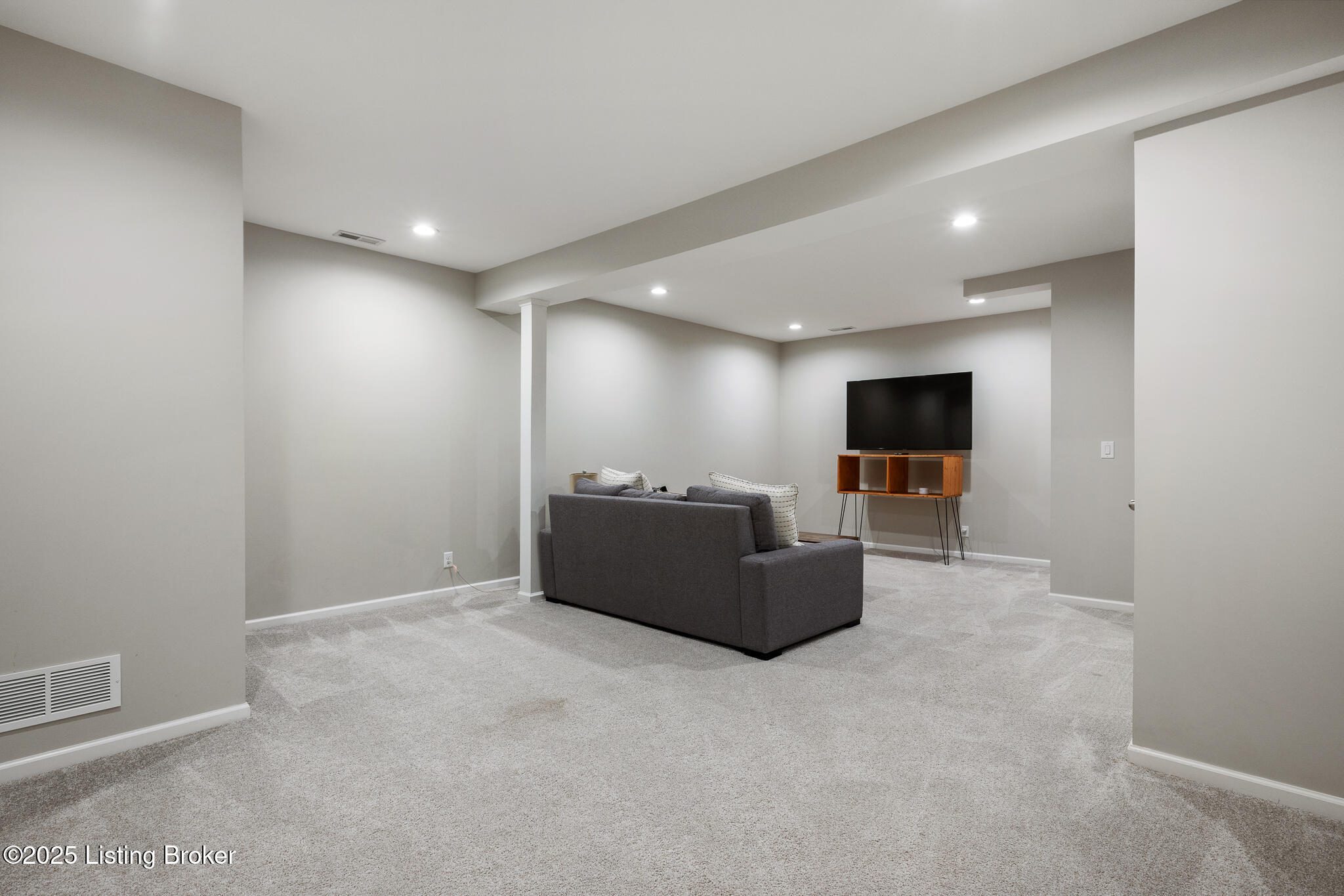 313 N Birchwood Ave, Louisville, Kentucky image 30