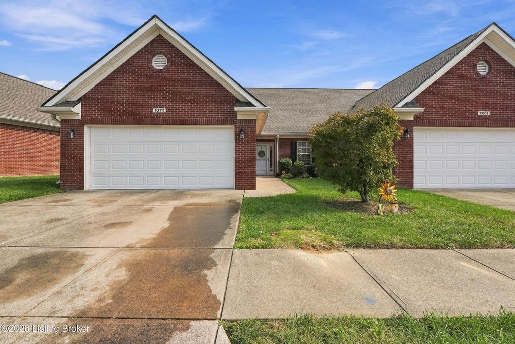 Photo of 10111 Autumn Gardens Way, Louisville, KY 40229 (MLS # 1731718)