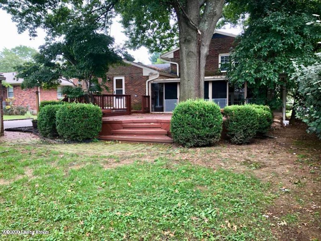 Photo of 7319 Keisler Way, Louisville, KY 40222 (MLS # 1722946)