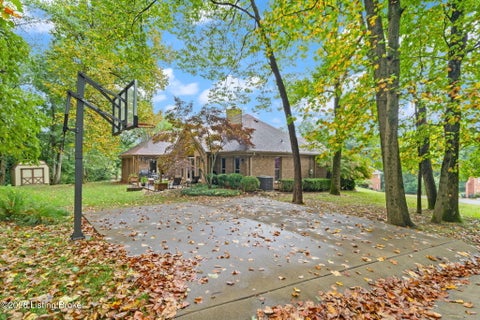 Tiny photo for 9109 Hi View Ln, Louisville, KY 40272 (MLS # 1728825)