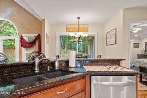 Tiny photo for 9109 Hi View Ln, Louisville, KY 40272 (MLS # 1728825)