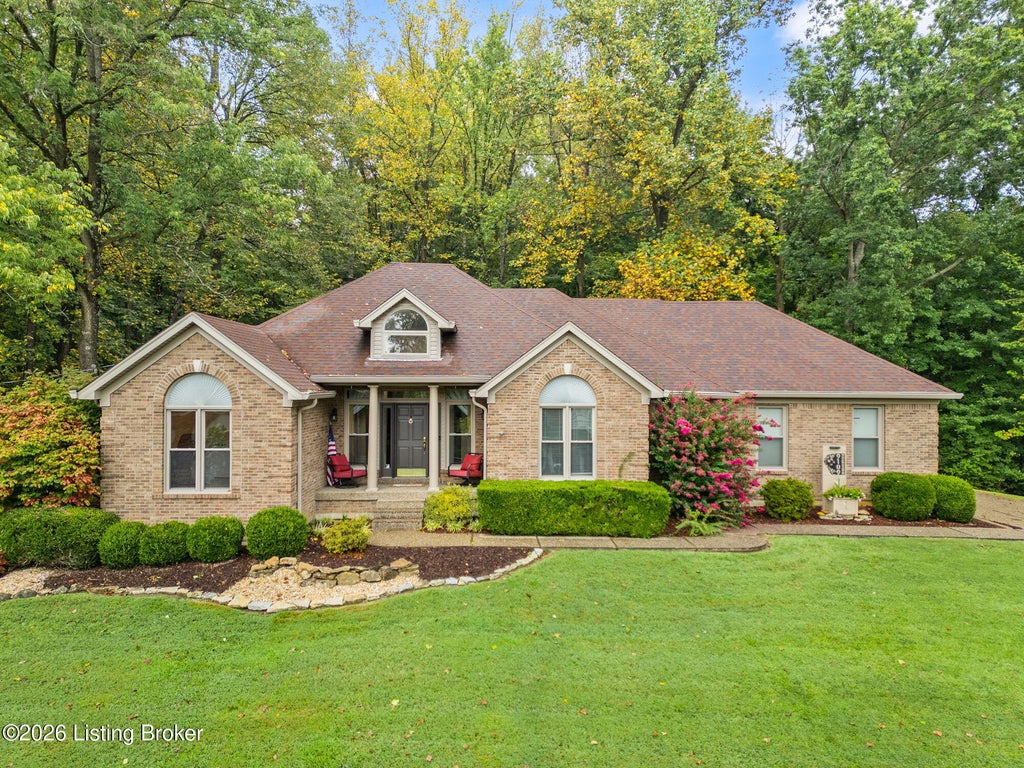 Photo of 9109 Hi View Ln, Louisville, KY 40272 (MLS # 1728825)