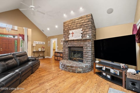 Tiny photo for 9109 Hi View Ln, Louisville, KY 40272 (MLS # 1728825)