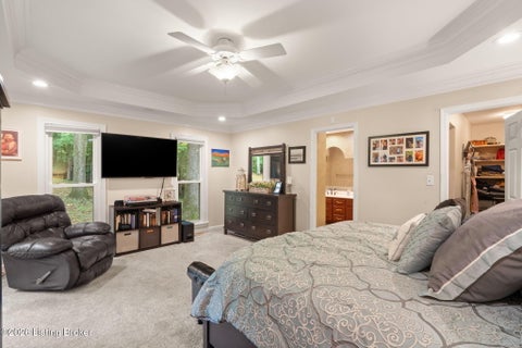 Tiny photo for 9109 Hi View Ln, Louisville, KY 40272 (MLS # 1728825)