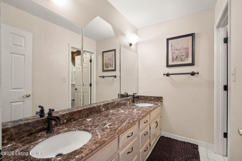 Tiny photo for 9109 Hi View Ln, Louisville, KY 40272 (MLS # 1728825)