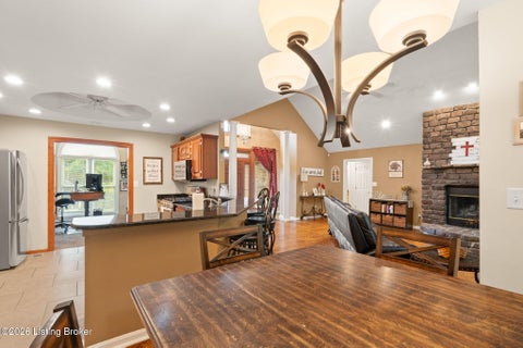 Tiny photo for 9109 Hi View Ln, Louisville, KY 40272 (MLS # 1728825)