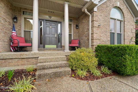 Tiny photo for 9109 Hi View Ln, Louisville, KY 40272 (MLS # 1728825)