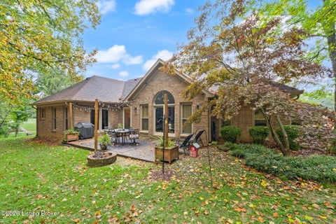 Tiny photo for 9109 Hi View Ln, Louisville, KY 40272 (MLS # 1728825)