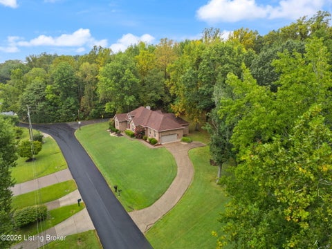 Tiny photo for 9109 Hi View Ln, Louisville, KY 40272 (MLS # 1728825)