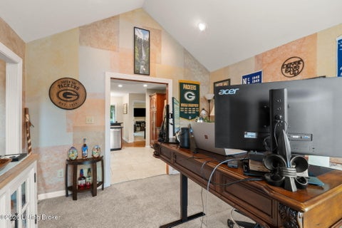 Tiny photo for 9109 Hi View Ln, Louisville, KY 40272 (MLS # 1728825)