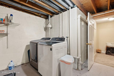 Tiny photo for 9109 Hi View Ln, Louisville, KY 40272 (MLS # 1728825)