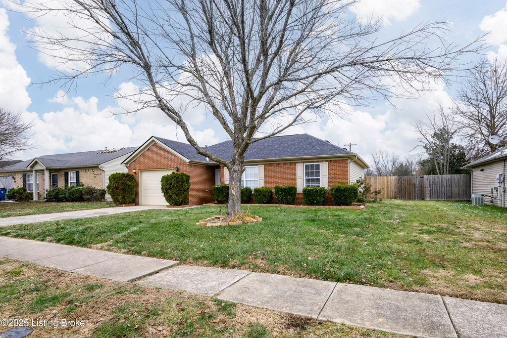 Photo of 4509 Shelvis Dr, Louisville, KY 40216 (MLS # 1705585)