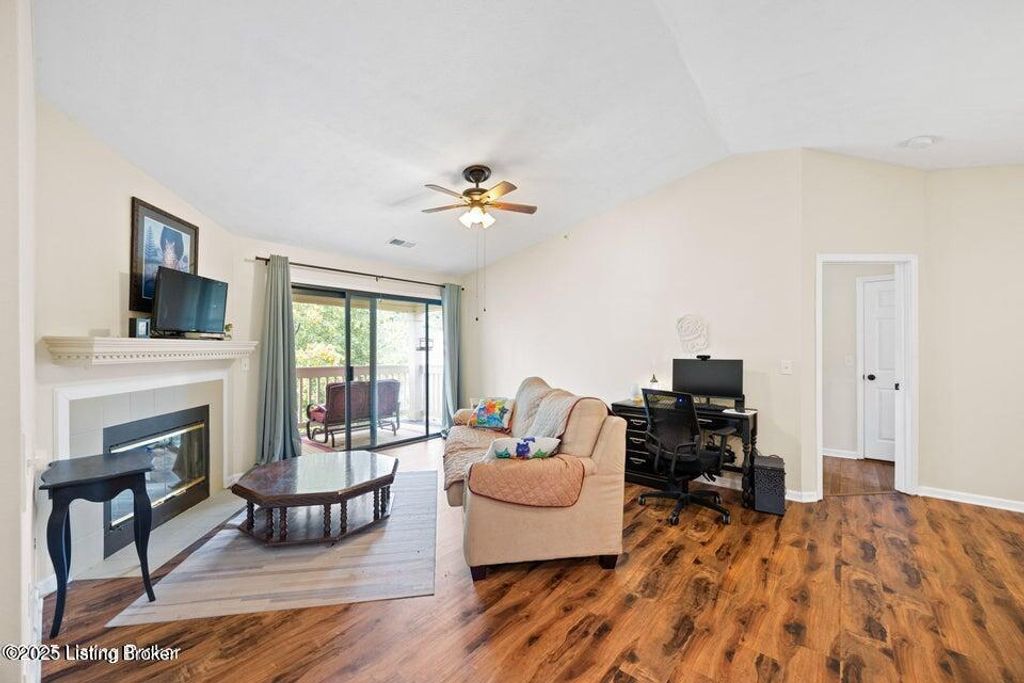 Photo of 3507 Lennox View Ct #312, Louisville, KY 40299 (MLS # 1704459)