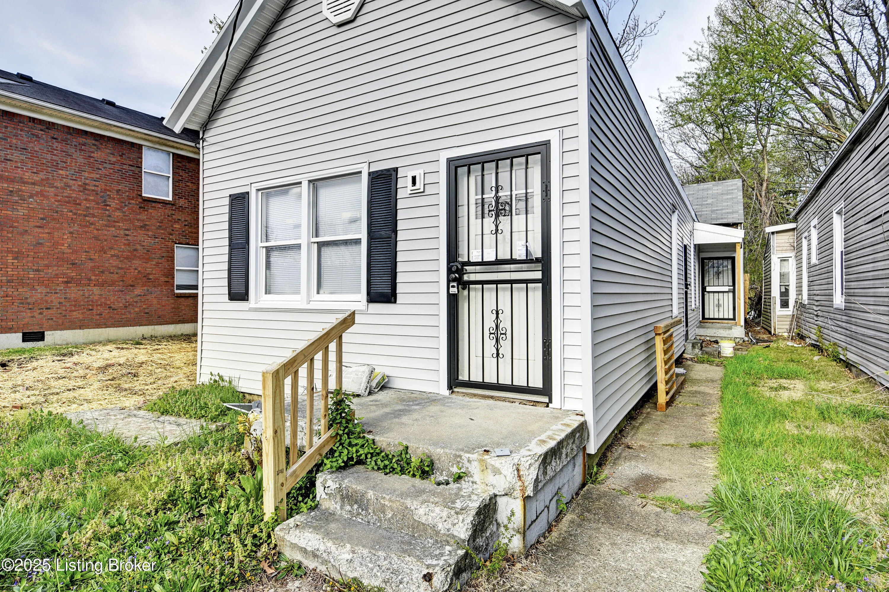 Louisville, Kentucky 40211, United States, 3 Bedrooms Bedrooms, ,1 BathroomBathrooms,Residential,Active,108589