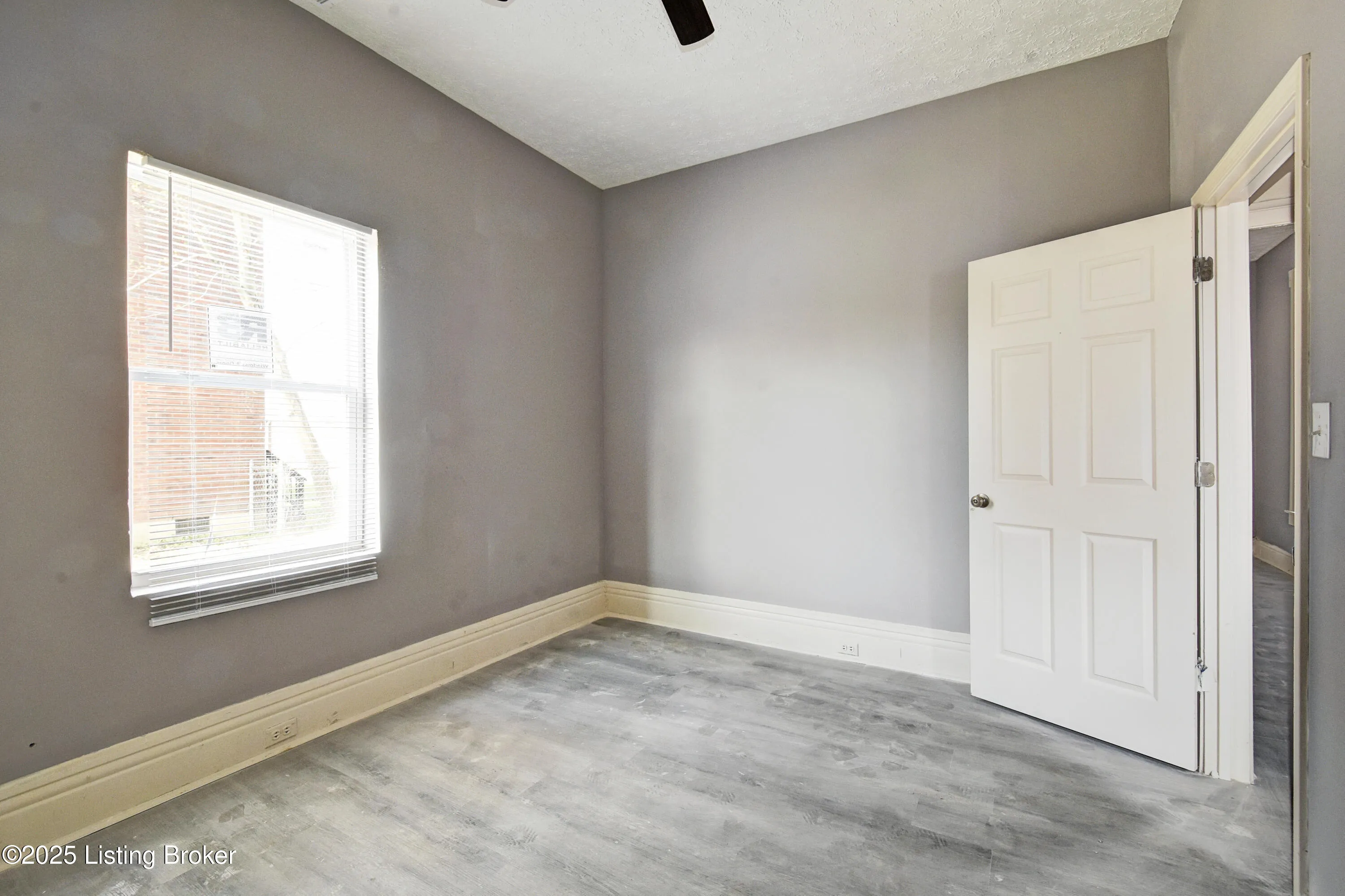 Louisville, Kentucky 40211, United States, 3 Bedrooms Bedrooms, ,1 BathroomBathrooms,Residential,Active,108589