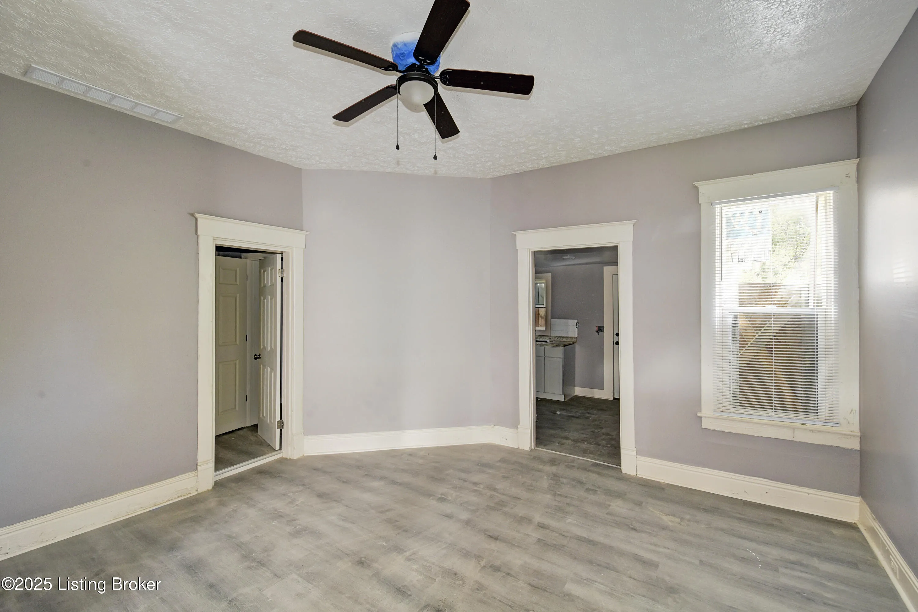 Louisville, Kentucky 40211, United States, 3 Bedrooms Bedrooms, ,1 BathroomBathrooms,Residential,Active,108589